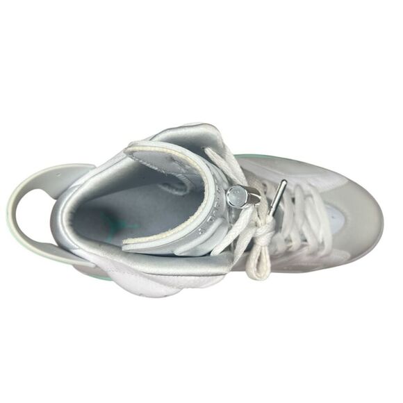 Nike Air Jordan Women’s Size 6 Retro 6 Mint Foam Sneakers High Top Shoes - Picture 7 of 9